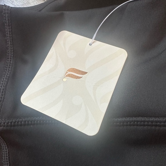 Fabletics Anywhere Motion365+ High-Waisted Legging NWT - Picture 3 of 12